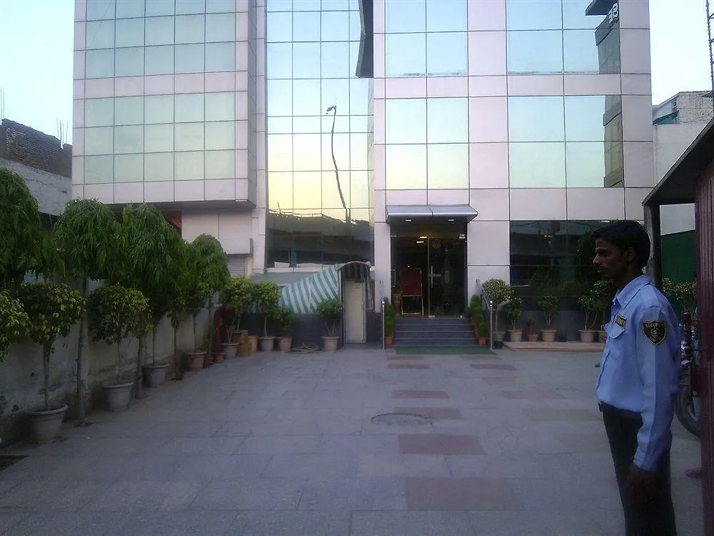 Hotel Breeze Inn New Delhi