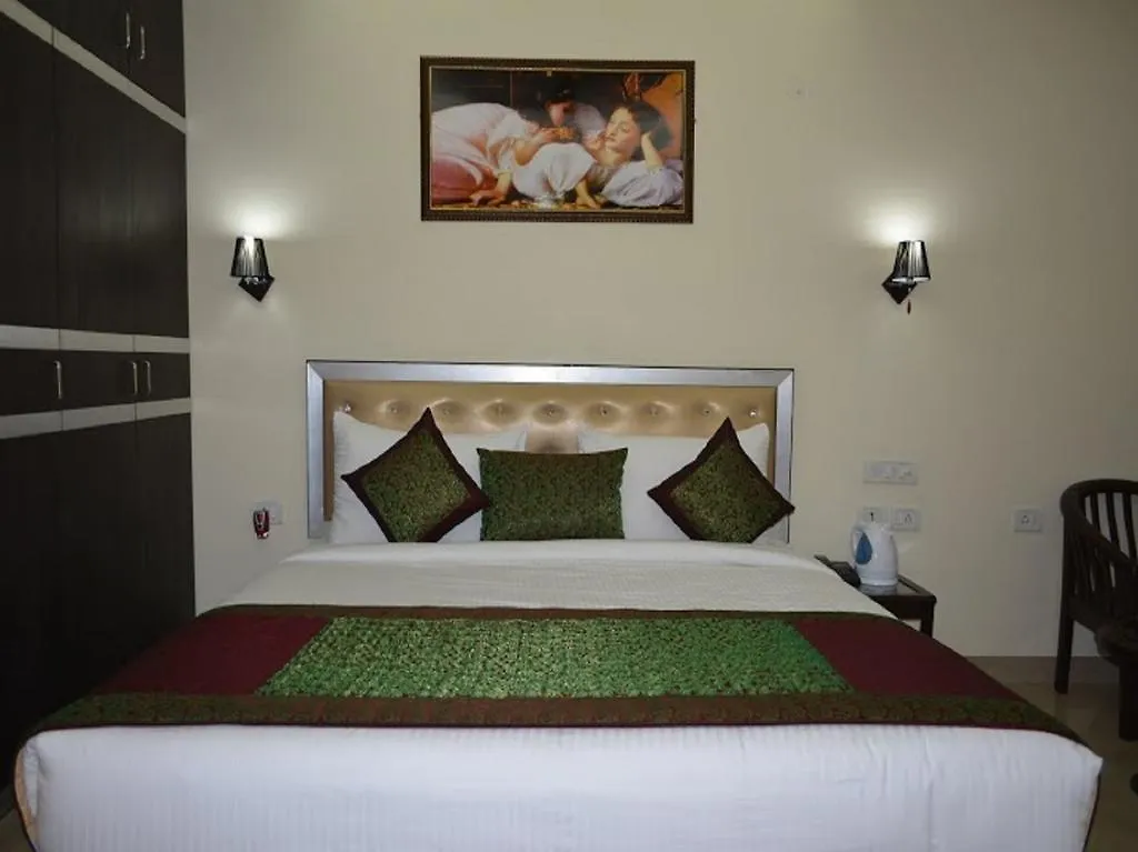 Hotel Breeze Inn New Delhi