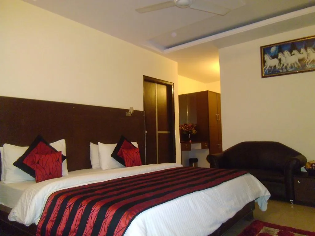 Hotel Breeze Inn New Delhi