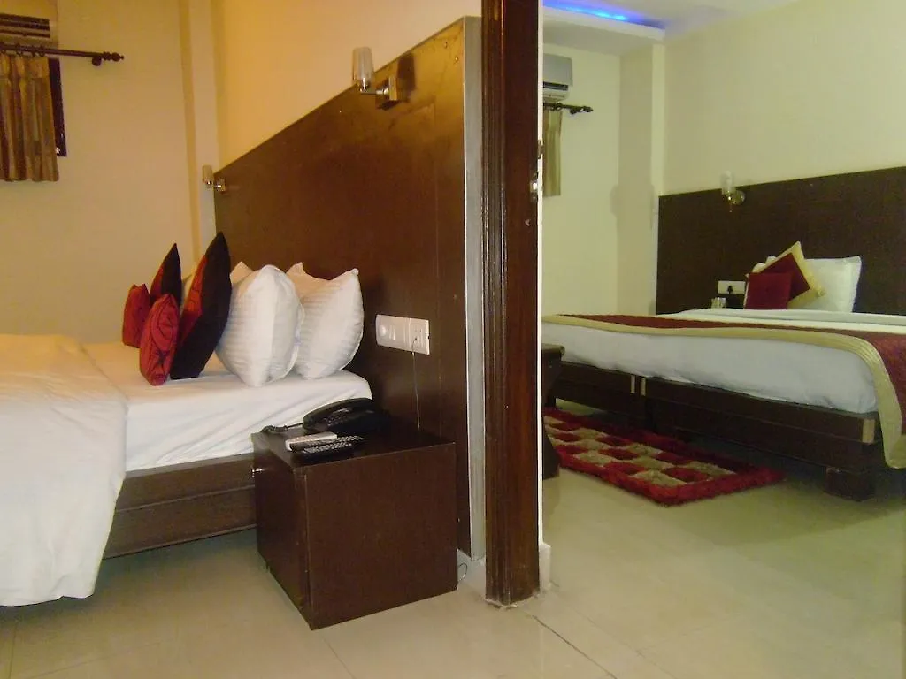 ***  Hotel Breeze Inn New Delhi India